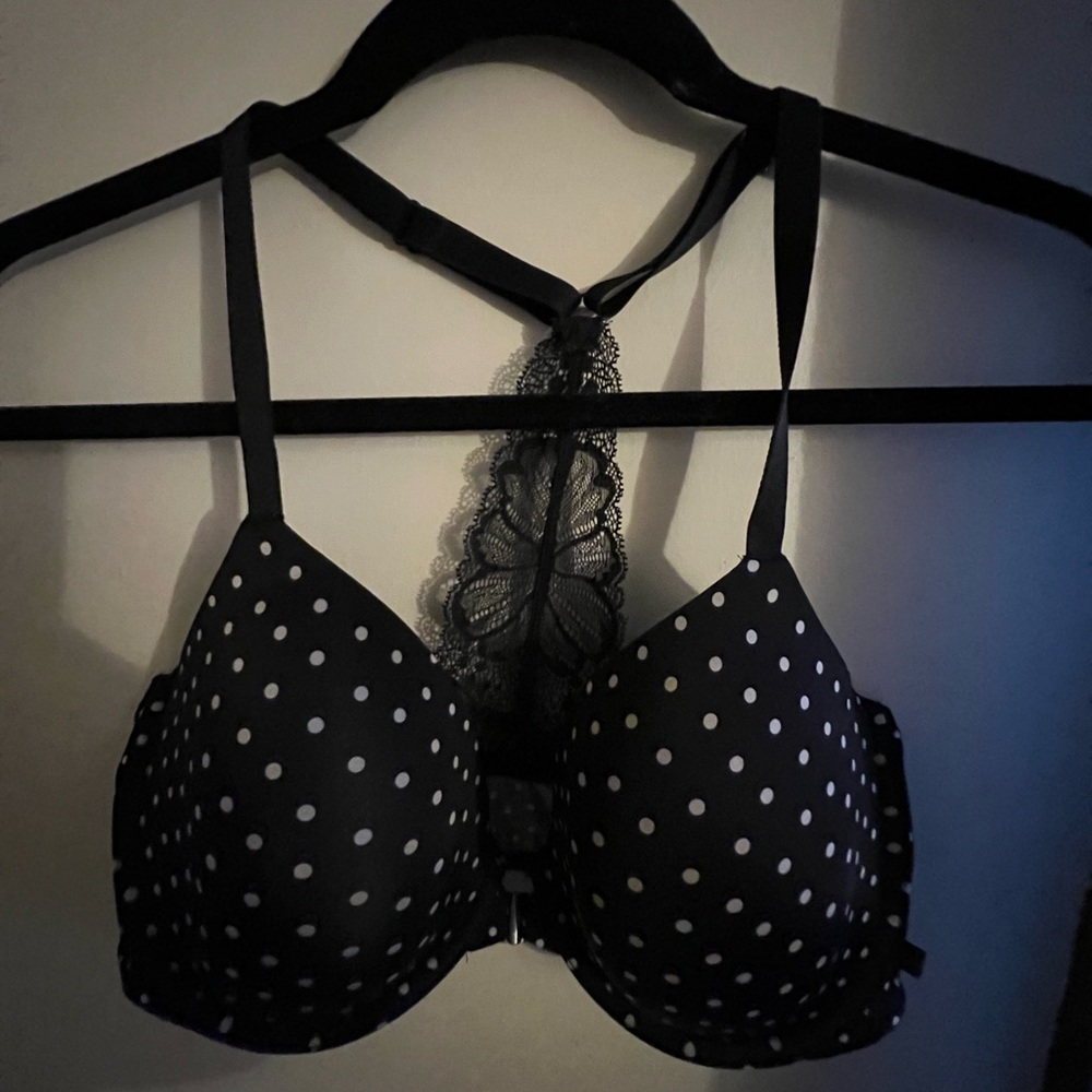 Racerback demi Victoria’s Secret front clasp
